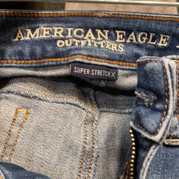 American Eagle size 6 ripped skinny jeans - Picture 3 of 5